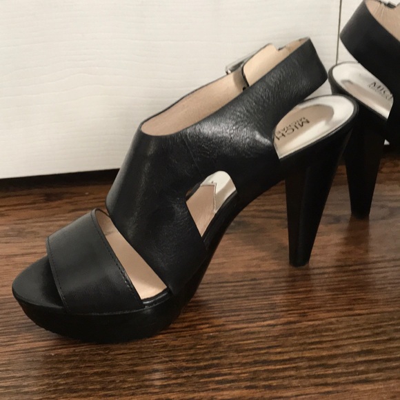Michael Kors Heels - Picture 2 of 5